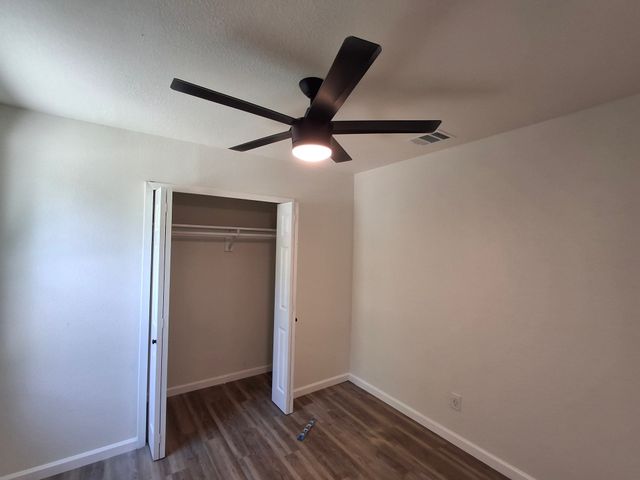 2707 Engle Avenue, Dallas, TX 75233