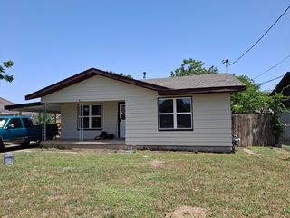 2707 Engle Avenue, Dallas, TX 75233