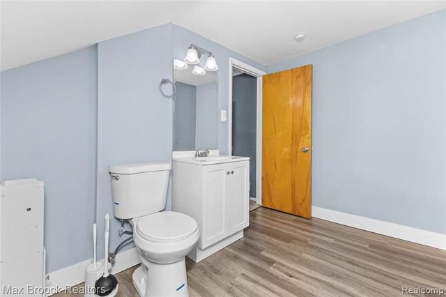 27216 Shiawassee Road, Southfield, MI 48033