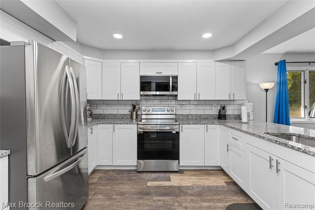 27216 Shiawassee Road, Southfield, MI 48033