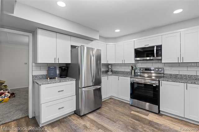 27216 Shiawassee Road, Southfield, MI 48033