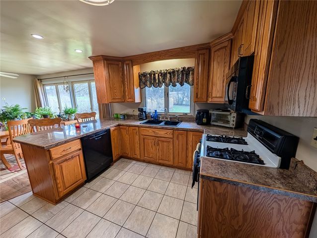 128 Shanahan Rd, Center Twp, PA 16001