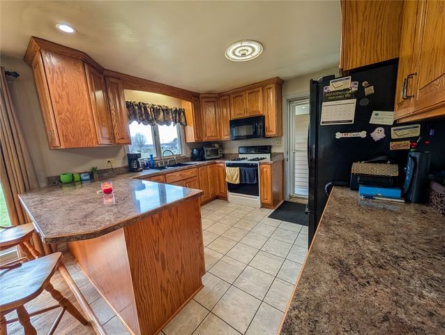 128 Shanahan Rd, Center Twp, PA 16001