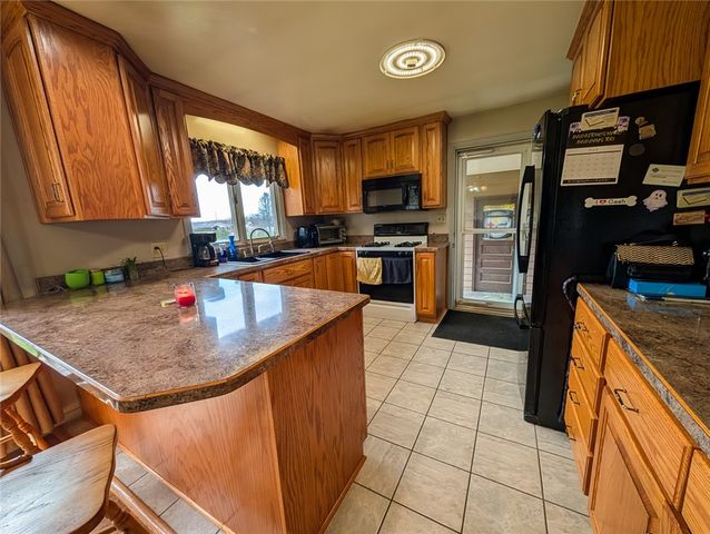 128 Shanahan Rd, Center Twp, PA 16001