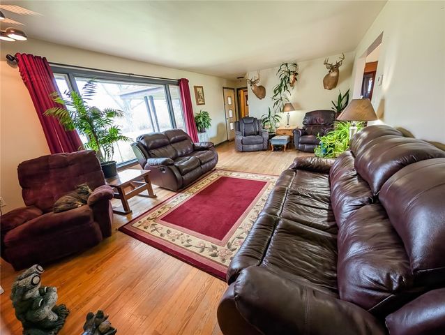 128 Shanahan Rd, Center Twp, PA 16001