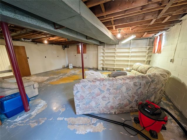 128 Shanahan Rd, Center Twp, PA 16001