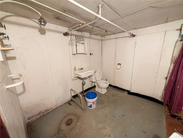 128 Shanahan Rd, Center Twp, PA 16001