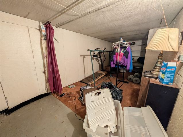 128 Shanahan Rd, Center Twp, PA 16001