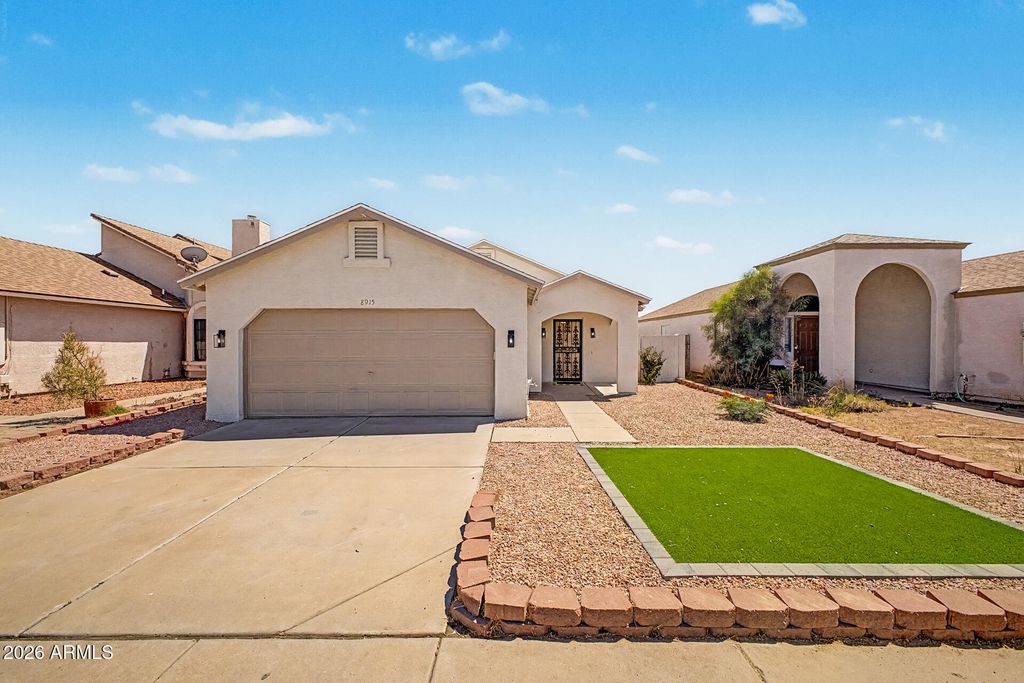 Image 1 of property listing at 8915 W VALE Drive, Phoenix, AZ 85037