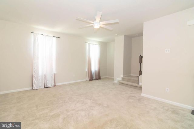 31 ROUNDSTONE RUN, Swedesboro, NJ 08085