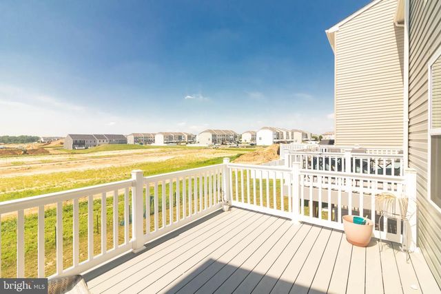 31 ROUNDSTONE RUN, Swedesboro, NJ 08085