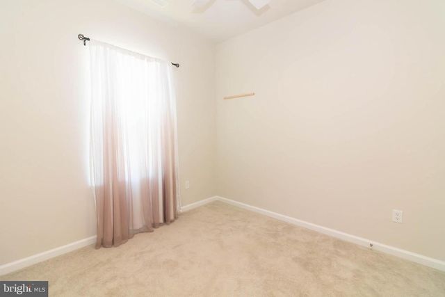 31 ROUNDSTONE RUN, Swedesboro, NJ 08085