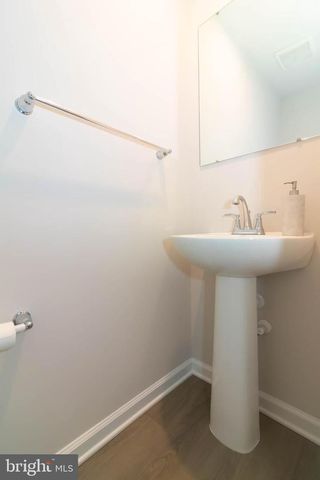 31 ROUNDSTONE RUN, Swedesboro, NJ 08085