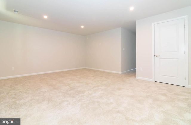31 ROUNDSTONE RUN, Swedesboro, NJ 08085
