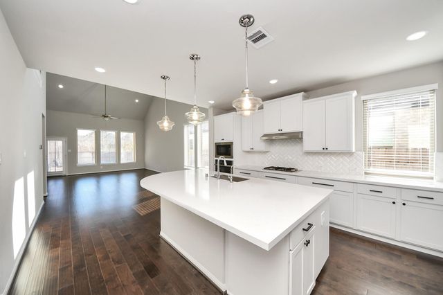 1930 Waters Branch Drive, Missouri City, TX 77459