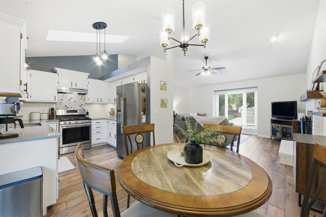 1515 N Pine Grove St, Wichita, KS 67212