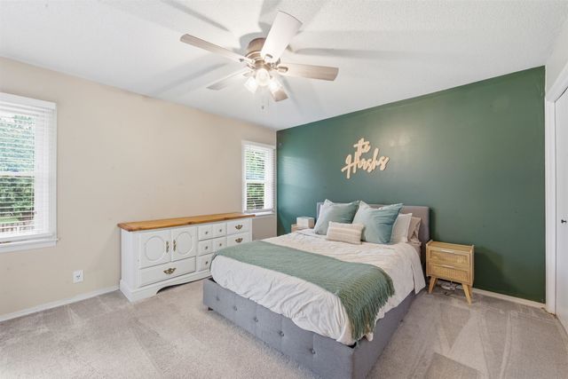 1515 N Pine Grove St, Wichita, KS 67212