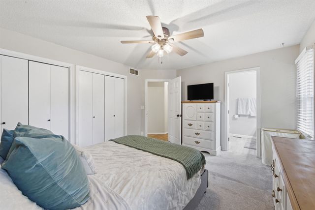 1515 N Pine Grove St, Wichita, KS 67212