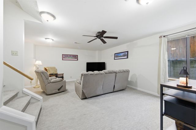 1515 N Pine Grove St, Wichita, KS 67212