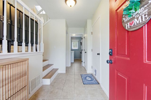 1515 N Pine Grove St, Wichita, KS 67212