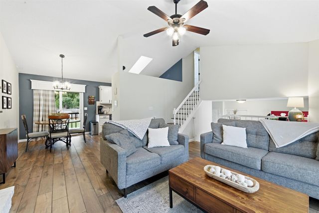 1515 N Pine Grove St, Wichita, KS 67212