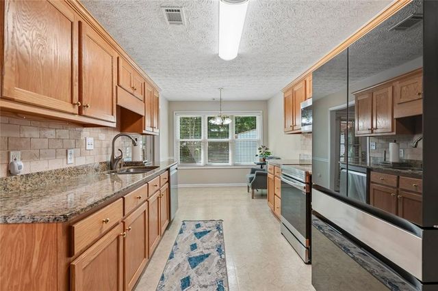 25 Summer Walk Circle, Covington, GA 30016