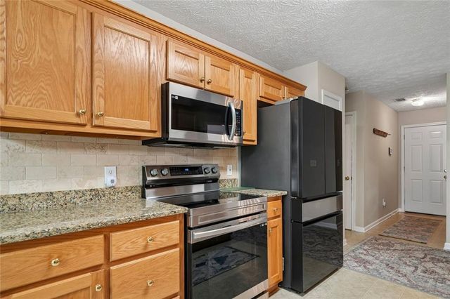 25 Summer Walk Circle, Covington, GA 30016