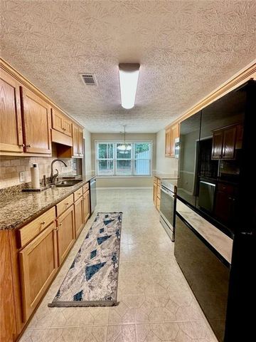 25 Summer Walk Circle, Covington, GA 30016