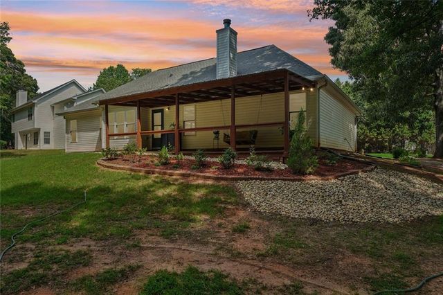25 Summer Walk Circle, Covington, GA 30016