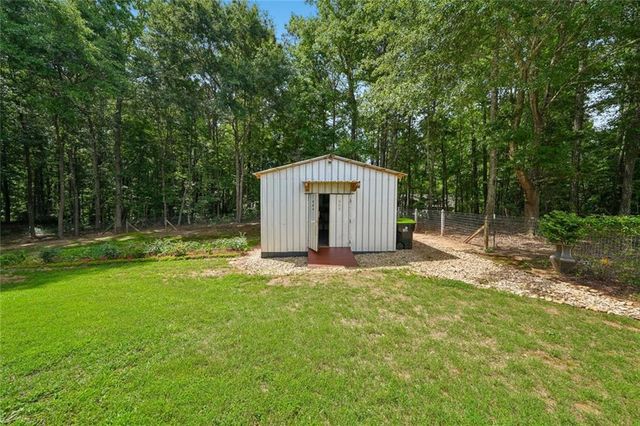25 Summer Walk Circle, Covington, GA 30016