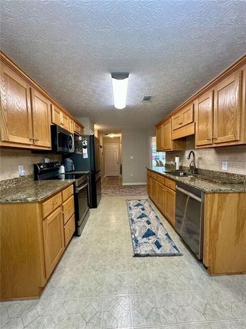 25 Summer Walk Circle, Covington, GA 30016