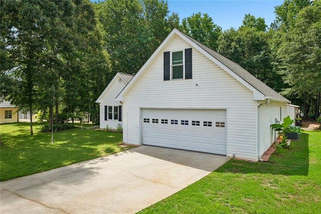 25 Summer Walk Circle, Covington, GA 30016