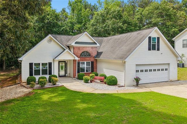 25 Summer Walk Circle, Covington, GA 30016