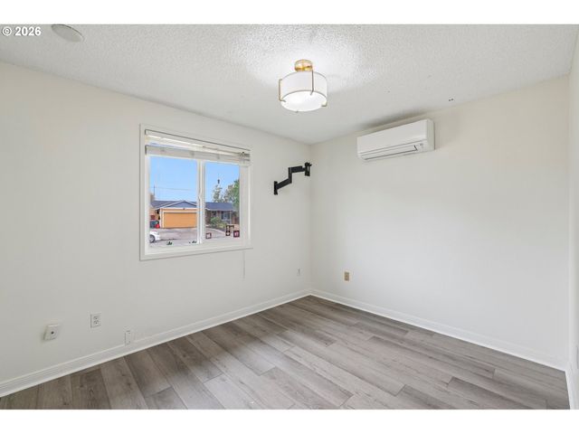 1759 Ne 24TH Ave, Hillsboro, OR 97124