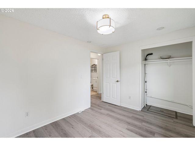 1759 Ne 24TH Ave, Hillsboro, OR 97124