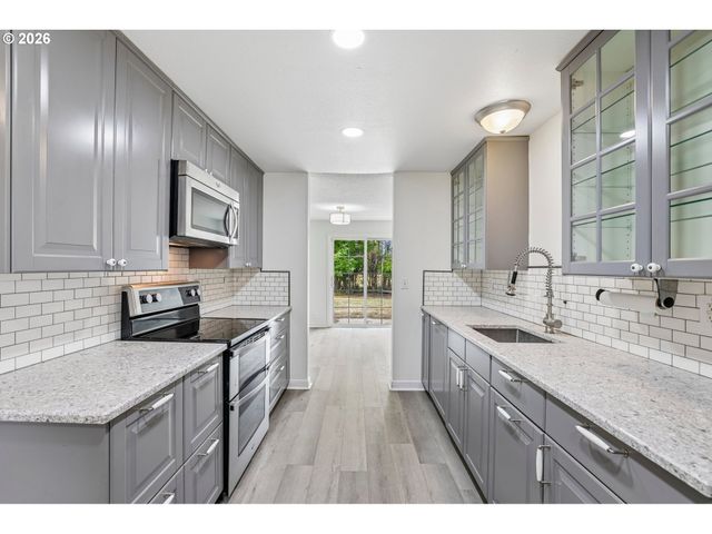 1759 Ne 24TH Ave, Hillsboro, OR 97124