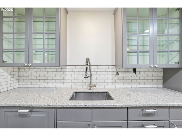 1759 Ne 24TH Ave, Hillsboro, OR 97124