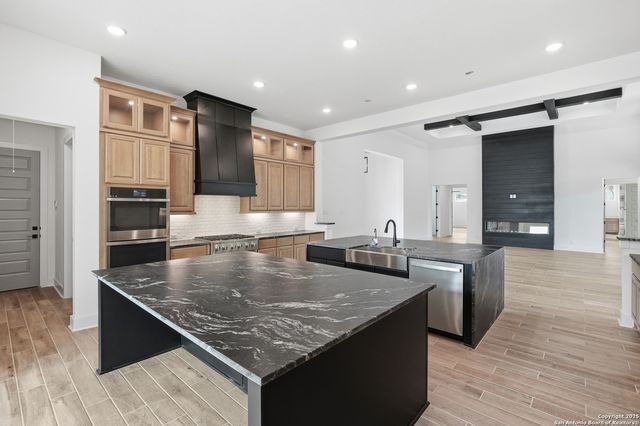 27914 Arrowsmith, Boerne, TX 78006