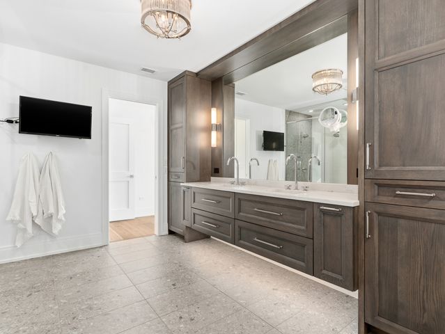 110 S Washington Street 400, Naperville, IL 60540