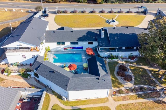 4 Robinwood Drive, Little Rock, AR 72227