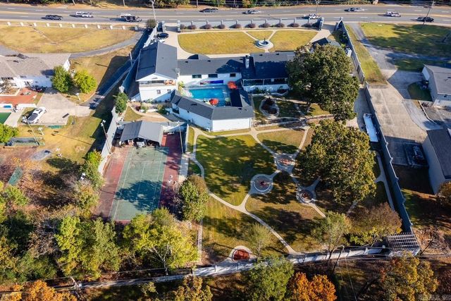 4 Robinwood Drive, Little Rock, AR 72227