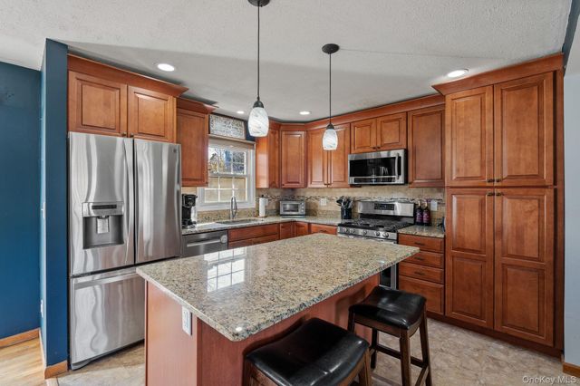 14 Lenape Road, Newburgh, NY 12550