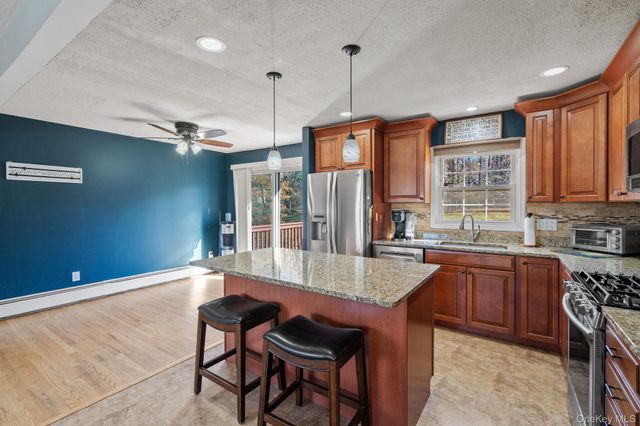 14 Lenape Road, Newburgh, NY 12550