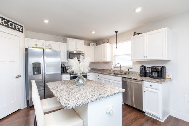 909 Wilkinson Ln, White House, TN 37188