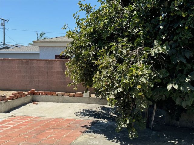 1418 W Burnett, Long Beach, CA 90810