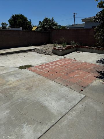 1418 W Burnett, Long Beach, CA 90810