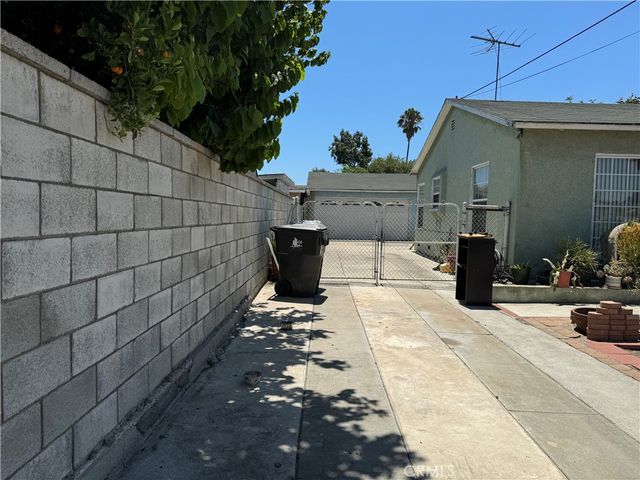 1418 W Burnett, Long Beach, CA 90810