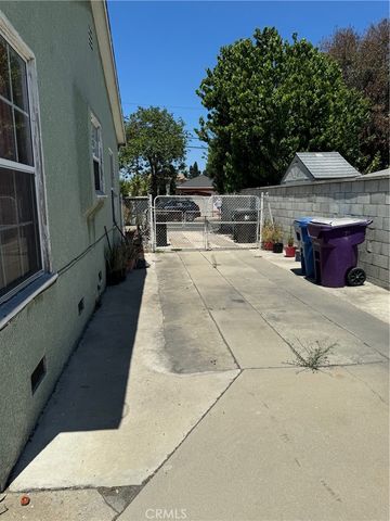 1418 W Burnett, Long Beach, CA 90810
