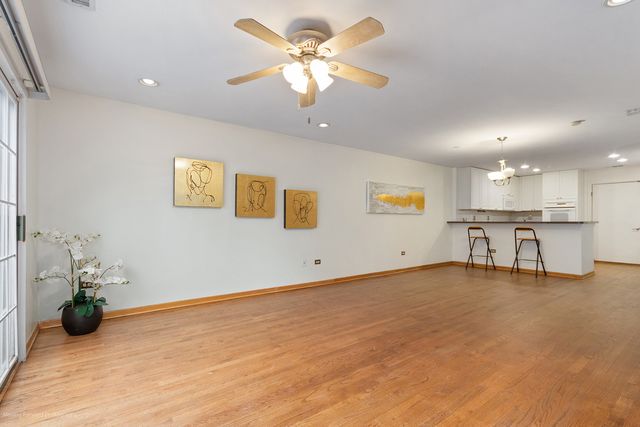 1812 S State Street 34, Chicago, IL 60616