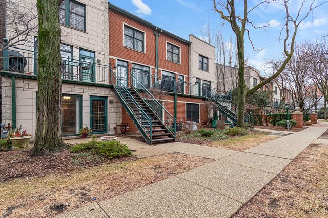 1812 S State Street 34, Chicago, IL 60616